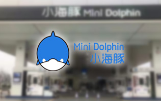 三十年煉化經(jīng)驗,高清潔定制油品！小海豚Mini Dolphin油站選擇lyton龍門(mén)往復式全自動(dòng)洗車(chē)機